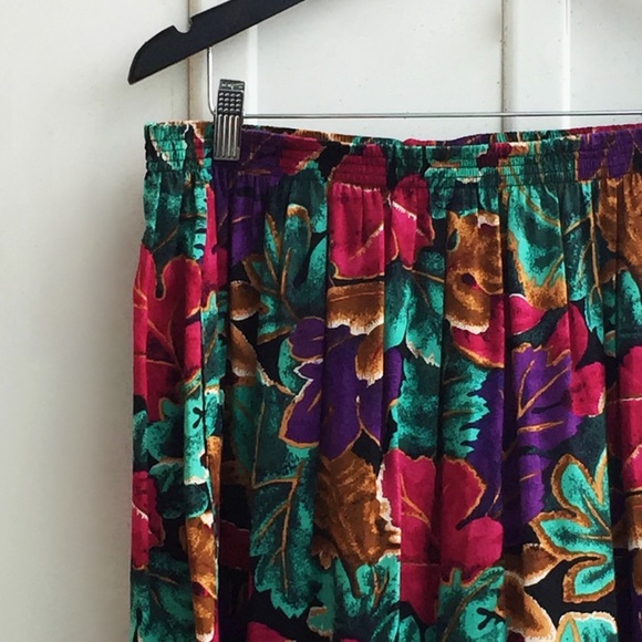 50% OFF Vintage floral skirt